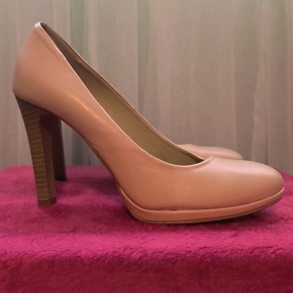 Ballet slipper pink pumps, size 7.5 us, excellent used condition - Picture 4 of 5